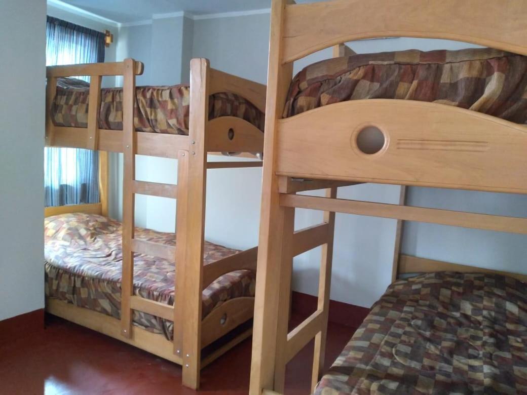 Andes Hostel ワラス エクステリア 写真