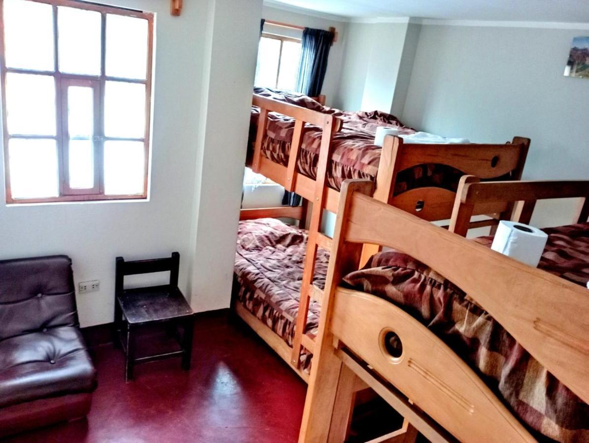 Andes Hostel ワラス エクステリア 写真