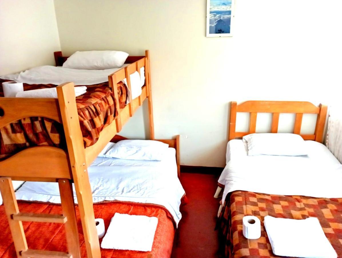 Andes Hostel ワラス エクステリア 写真