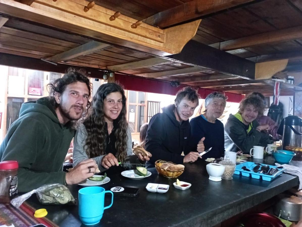 Andes Hostel ワラス エクステリア 写真