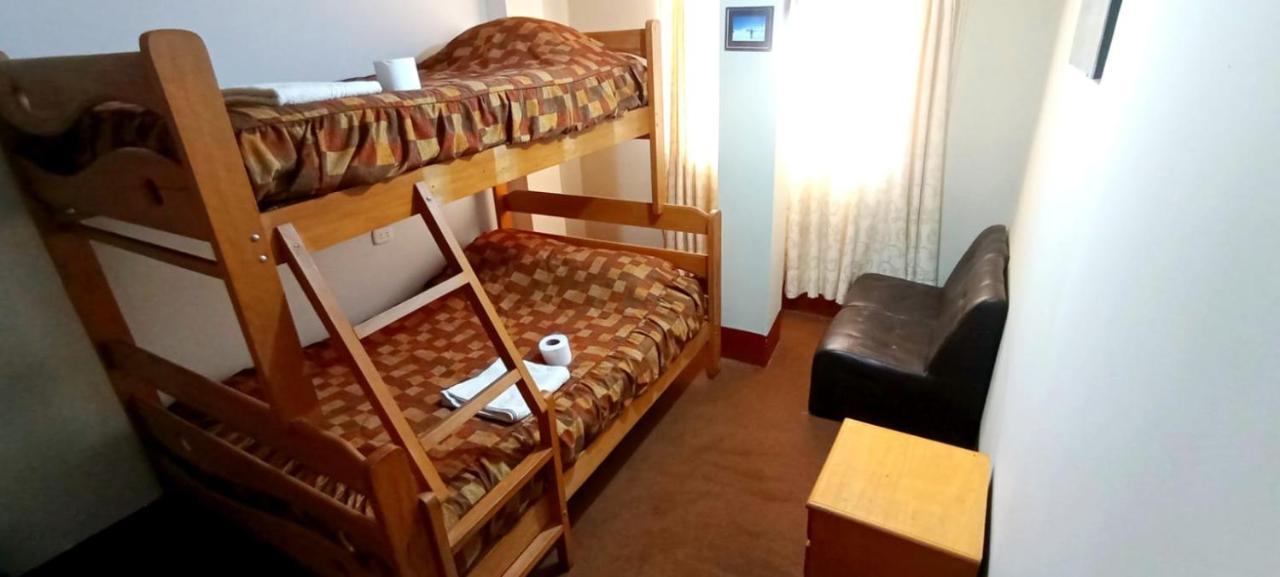 Andes Hostel ワラス エクステリア 写真