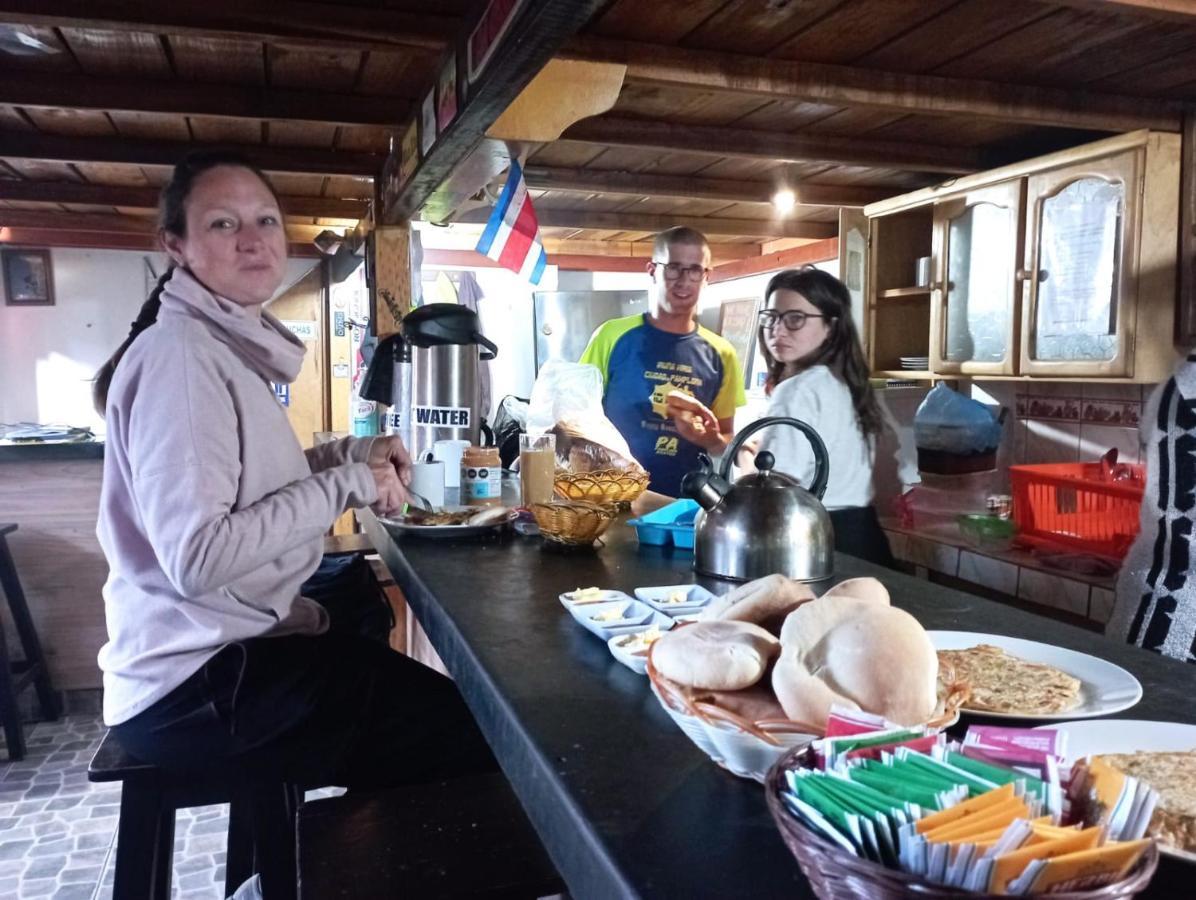 Andes Hostel ワラス エクステリア 写真