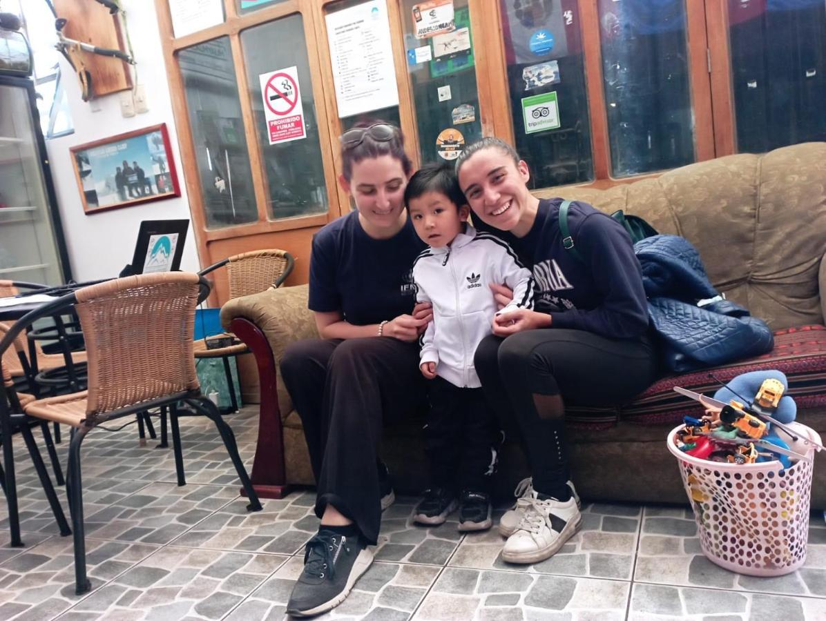 Andes Hostel ワラス エクステリア 写真