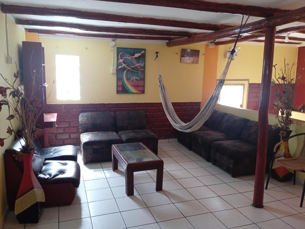 Andes Hostel ワラス エクステリア 写真