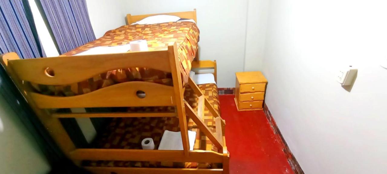 Andes Hostel ワラス エクステリア 写真