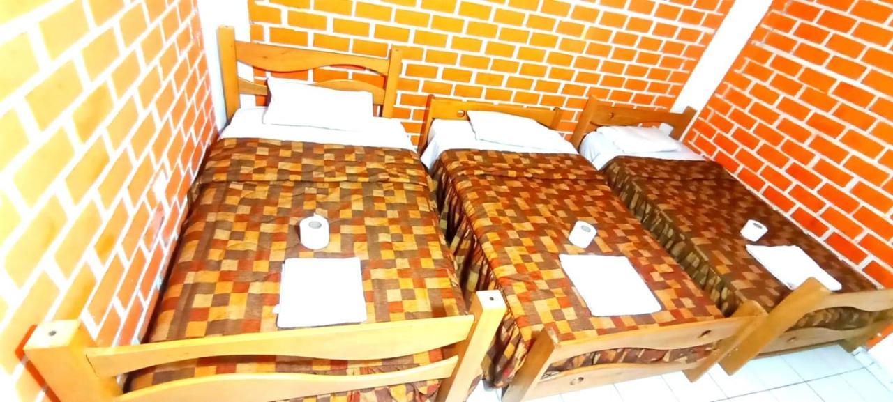 Andes Hostel ワラス エクステリア 写真
