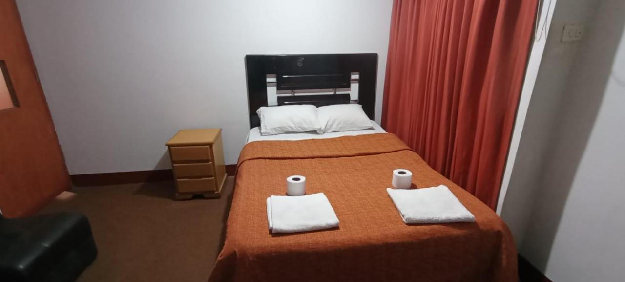 Andes Hostel ワラス エクステリア 写真