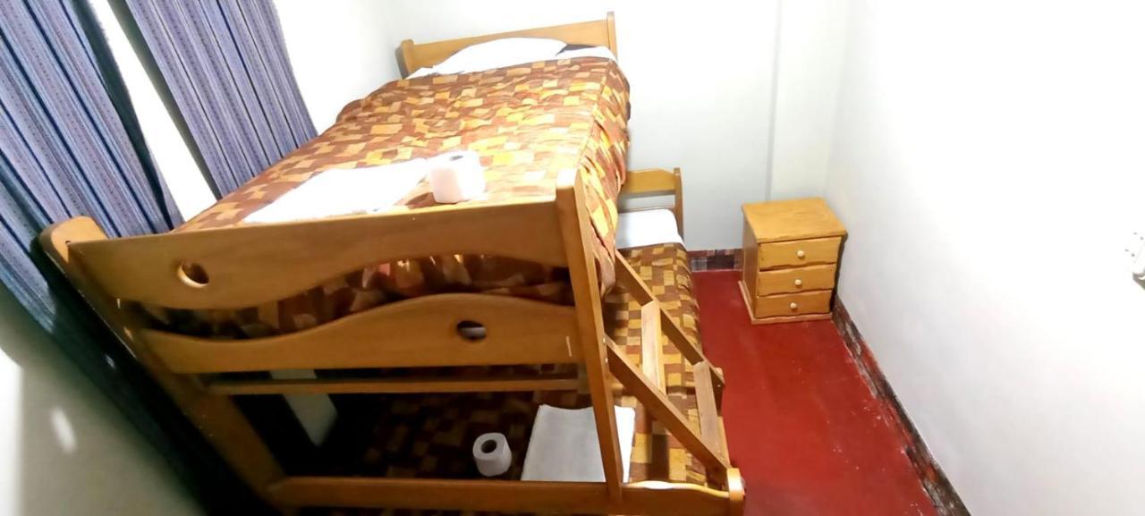 Andes Hostel ワラス エクステリア 写真