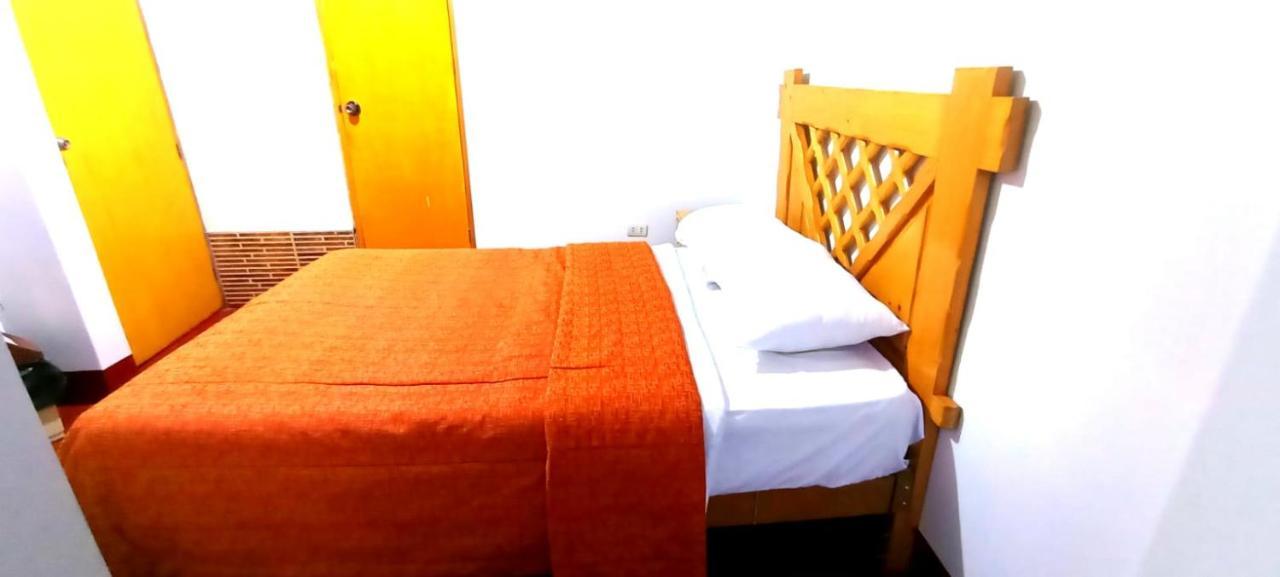 Andes Hostel ワラス エクステリア 写真